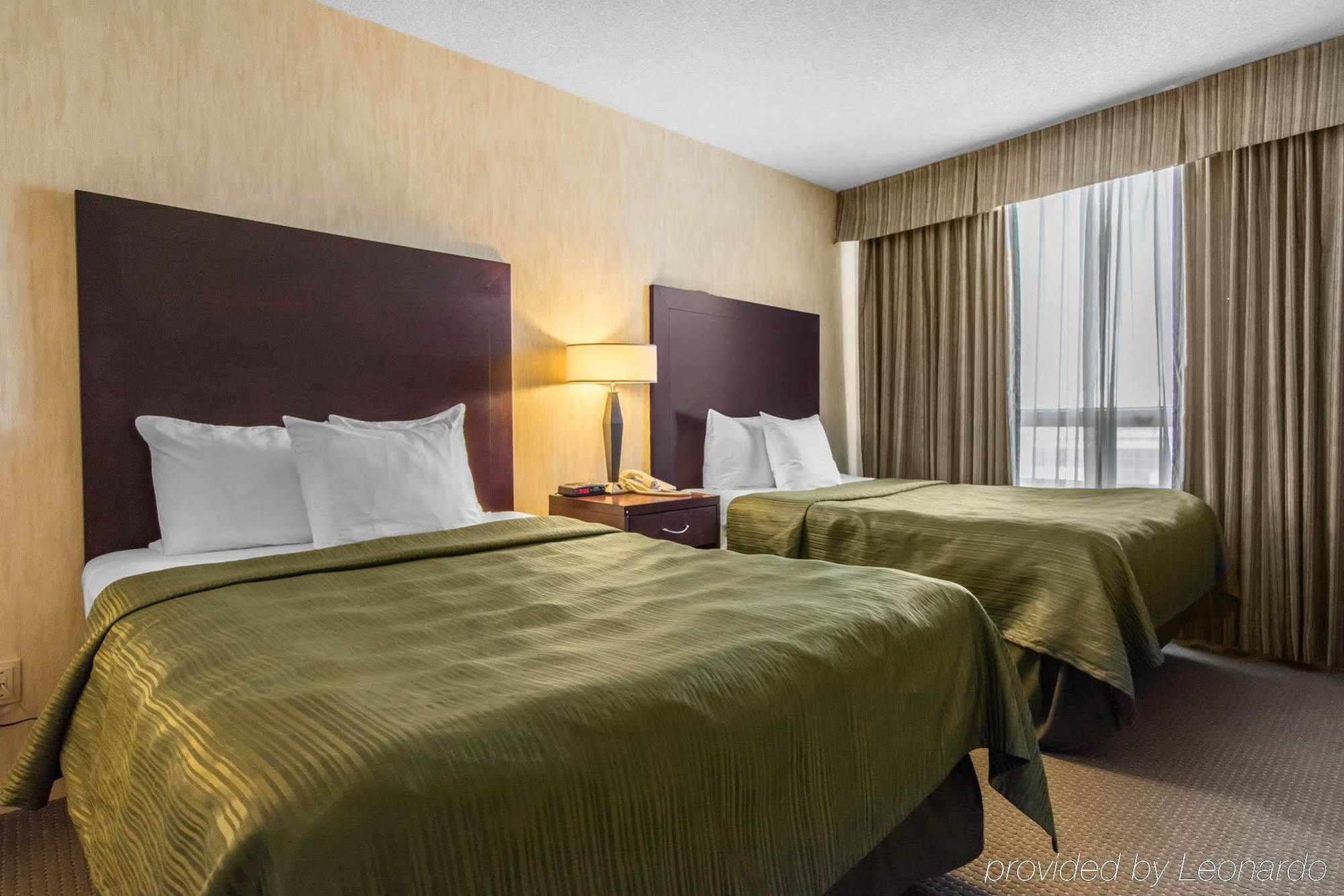 Embassy Suites By Hilton Montreal Airport Pointe-Claire Esterno foto